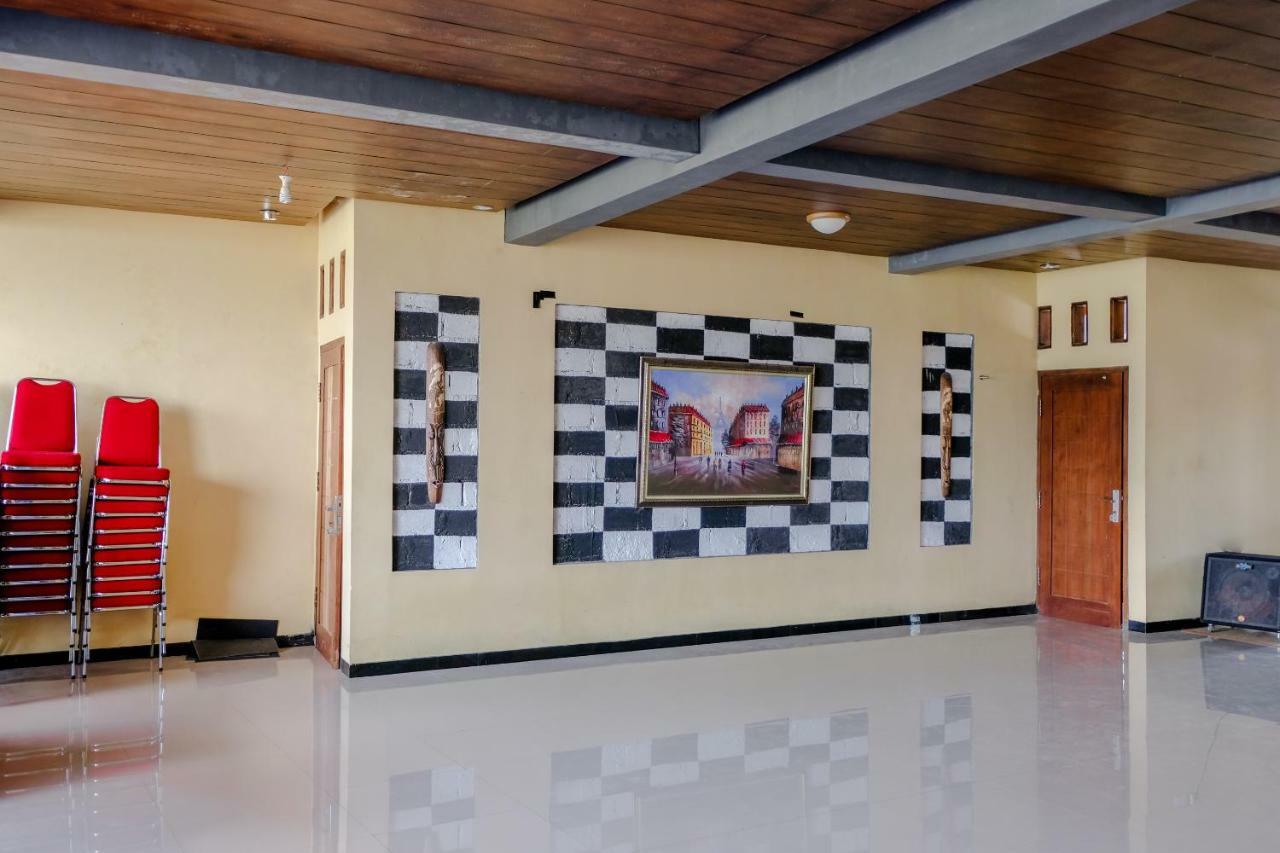 Oyo 1351 Tanggulasi Resto & Residence Syariah Magetan Kültér fotó