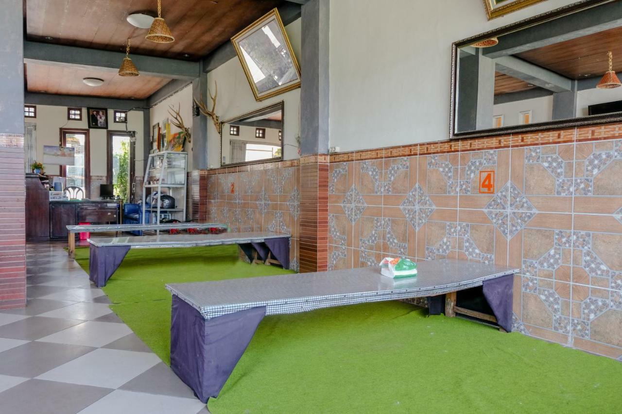 Oyo 1351 Tanggulasi Resto & Residence Syariah Magetan Kültér fotó